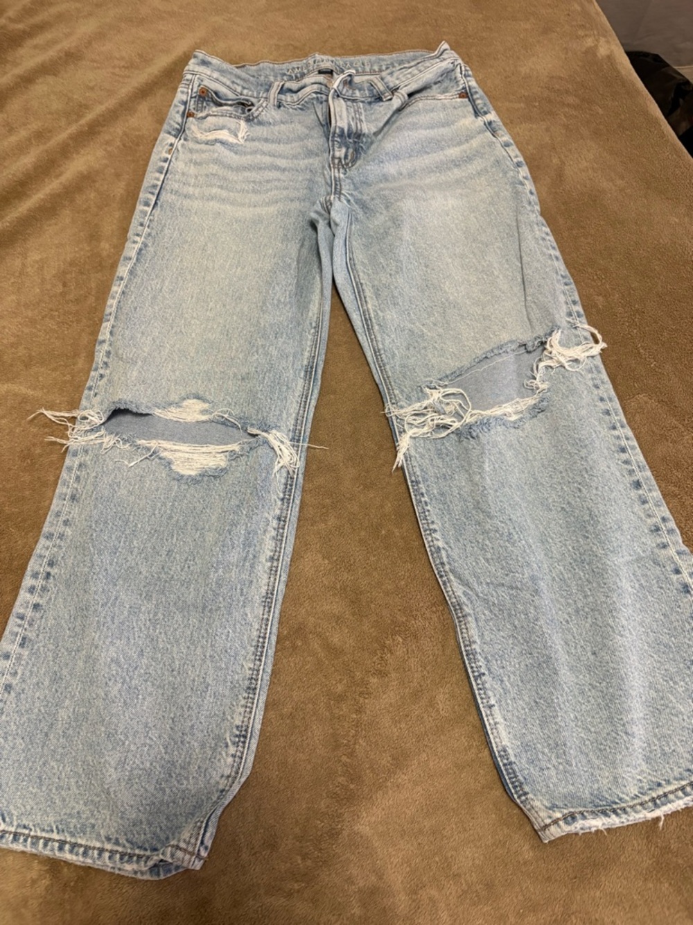 American Eagle Outfitters Light Blue Distressed Boyfriend Jeans